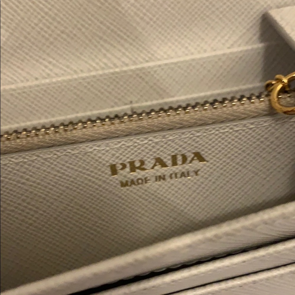 SOLD Prada saffiano long wallet - Picture 5 of 10